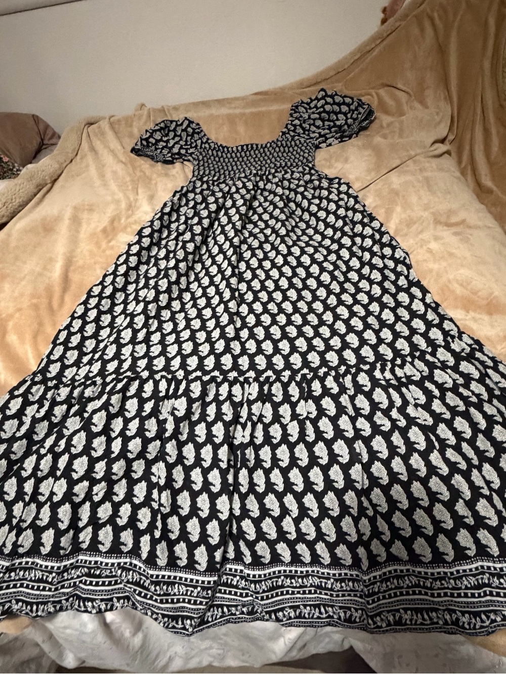 Vineyard Vines Black and White Puff Sleeve Smocked Midi Dress Women's XS Preppy